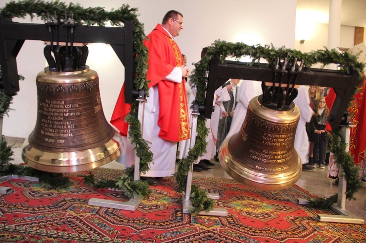 Poświęcenie dzownów w Świniarsku