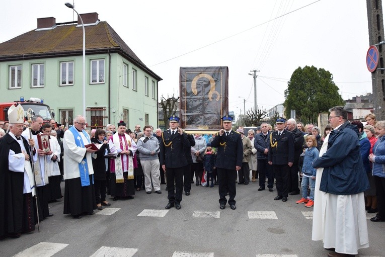 Powitanie ikony MB Częstochowskiej w parafii Błogosławionych Męczenników Kutnowskich