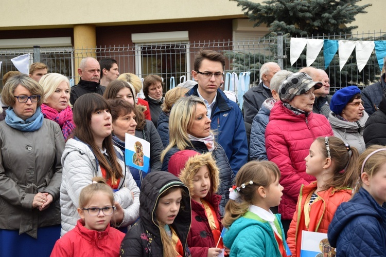 Powitanie ikony MB Częstochowskiej w parafii Błogosławionych Męczenników Kutnowskich