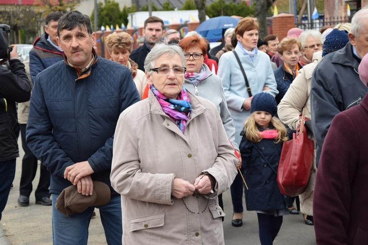 Powitanie ikony MB Częstochowskiej w parafii Błogosławionych Męczenników Kutnowskich