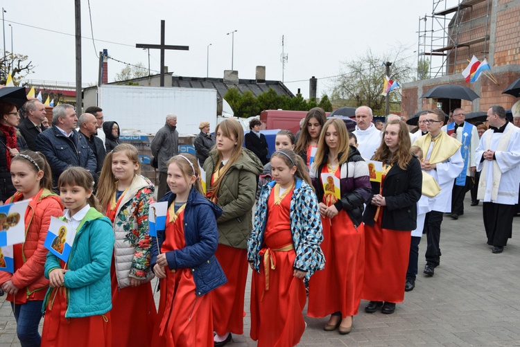 Powitanie ikony MB Częstochowskiej w parafii Błogosławionych Męczenników Kutnowskich