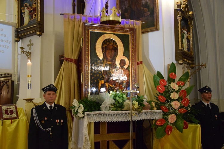 Powitanie ikony MB Częstochowskiej w parafii św. Wawrzyńca w Kutnie