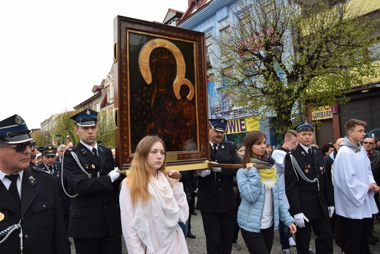 Powitanie ikony MB Częstochowskiej w parafii św. Wawrzyńca w Kutnie