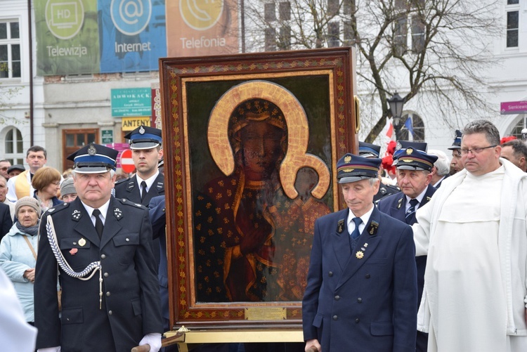 Powitanie ikony MB Częstochowskiej w parafii św. Wawrzyńca w Kutnie