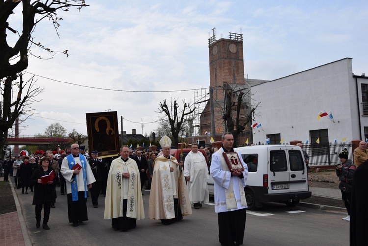 Powitanie ikony MB Częstochowskiej w parafii św. Wawrzyńca w Kutnie