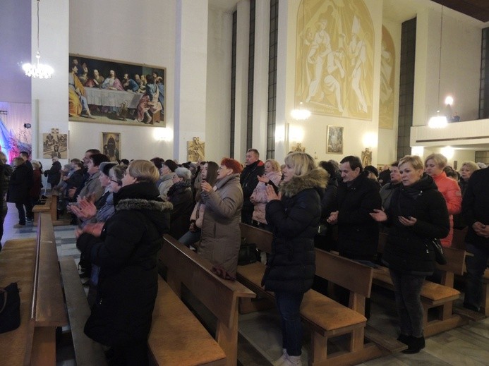 Powitanie ikony MB Częstochowskiej w parafii św. Jana Chrzciciela w Kutnie