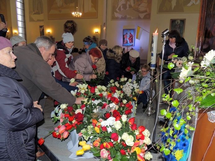 Powitanie ikony MB Częstochowskiej w parafii św. Jana Chrzciciela w Kutnie