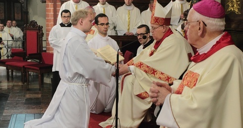 Nie dla kapłaństwa, a dla posługi