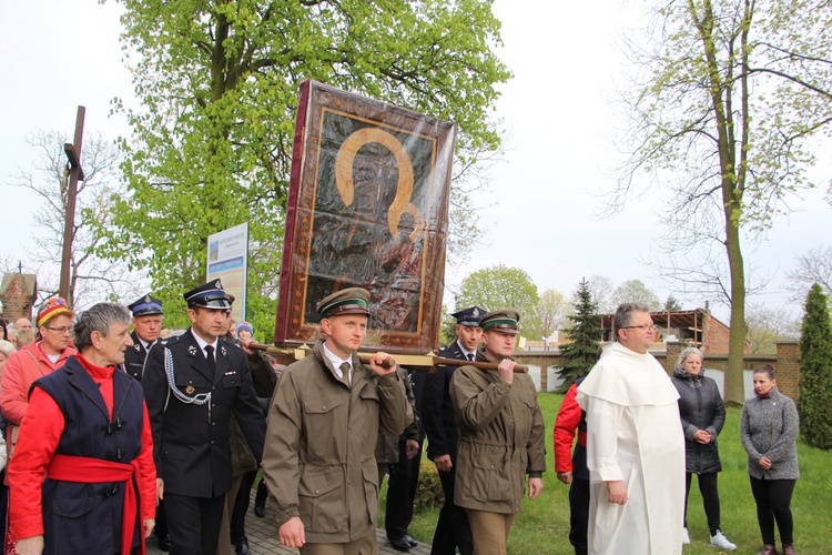 Powitanie ikony MB Częstochowskiej w Głogowcu