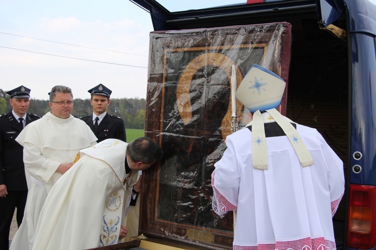 Powitanie ikony MB Częstochowskiej w Głogowcu