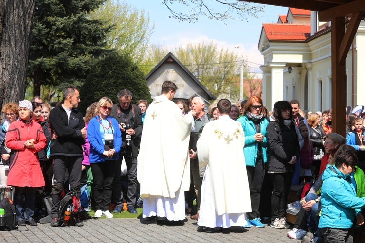 Msza św. na rozpoczęcie 5. pielgrzymki do Łagiewnik