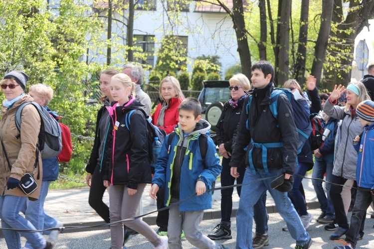 5. pielgrzymka do Łagiewnik wyrusza z Hałcnowa - cz. I