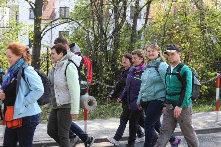 5. pielgrzymka do Łagiewnik wyrusza z Hałcnowa - cz. I