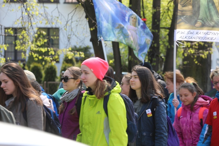 5. pielgrzymka do Łagiewnik wyrusza z Hałcnowa - cz. I