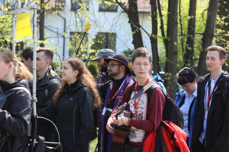 5. pielgrzymka do Łagiewnik wyrusza z Hałcnowa - cz. II