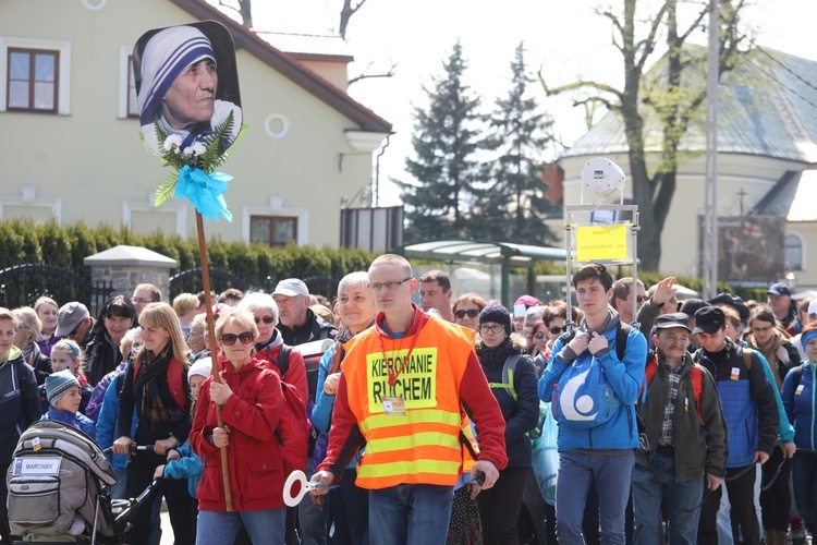 5. pielgrzymka do Łagiewnik wyrusza z Hałcnowa - cz. II