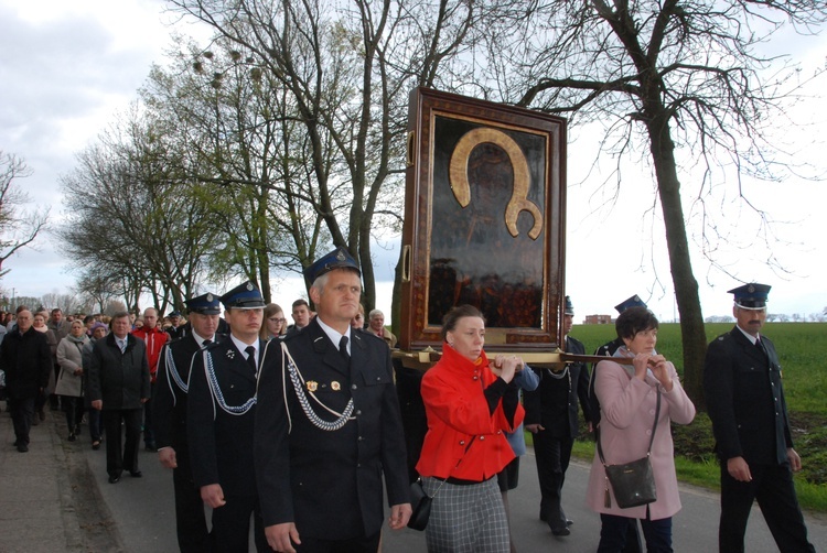 Powitanie ikony MB Częstochowskiej w Łaniętach