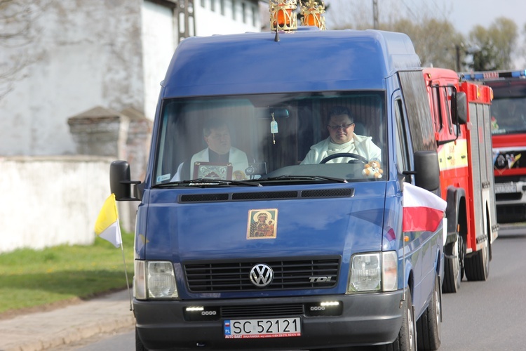 Powitanie ikony MB Częstochowskiej w Łaniętach