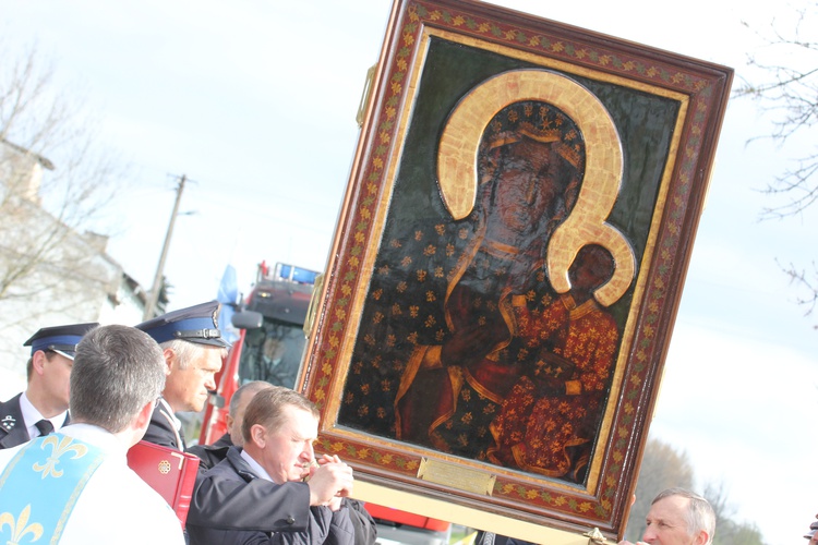 Powitanie ikony MB Częstochowskiej w Łaniętach