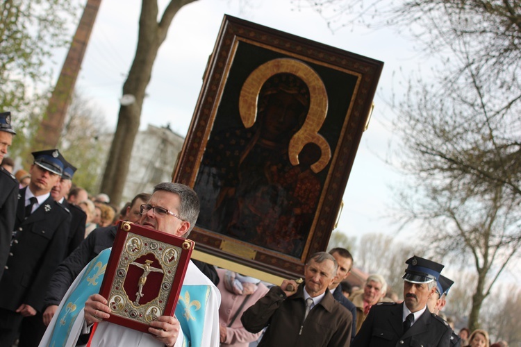 Powitanie ikony MB Częstochowskiej w Łaniętach