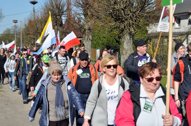 Pielgrzymka "Promienista" - dzień I - grupa ze Słupska