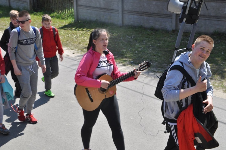 Pielgrzymka "Promienista" - dzień I - grupa z Barwic