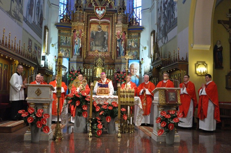 Bierzmowanie w sanktuarium św. Stanisława w Szczepanowie