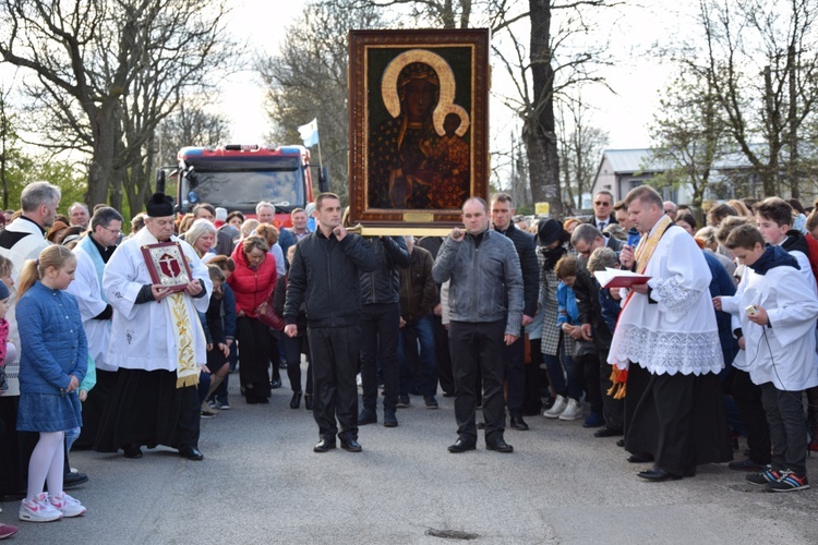 Powitanie ikony MB Częstochowskiej w Strzelcach