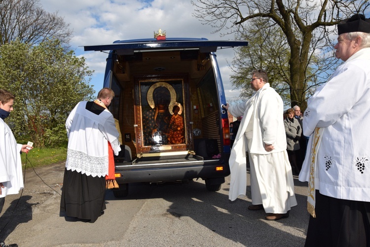 Powitanie ikony MB Częstochowskiej w Strzelcach