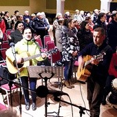 Mieroszowskie Seminarium jest już na półmetku. Tam i w wielu wspólnotach ludzie czują potrzebę odnowy wiary.