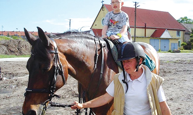 Pani Anna z Erinną na festynie parafii pw. Miłosierdzia Bożego  na Zarzeczu.