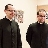 Diakoni Jan Opiełka (z lewej) i Denis Rakwic na początku dwudniowych praktyk w kurii odwiedzili redakcję „Gościa Gliwickiego”.