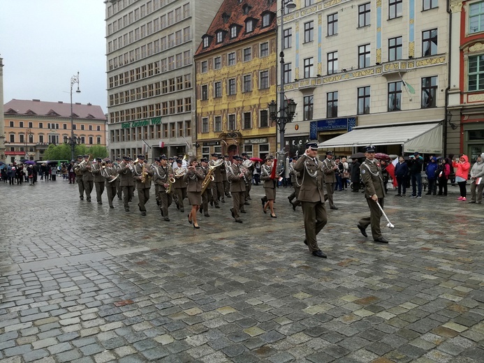 Dzień Flagi Rzeczpospolitej Polskiej we Wrocławiu