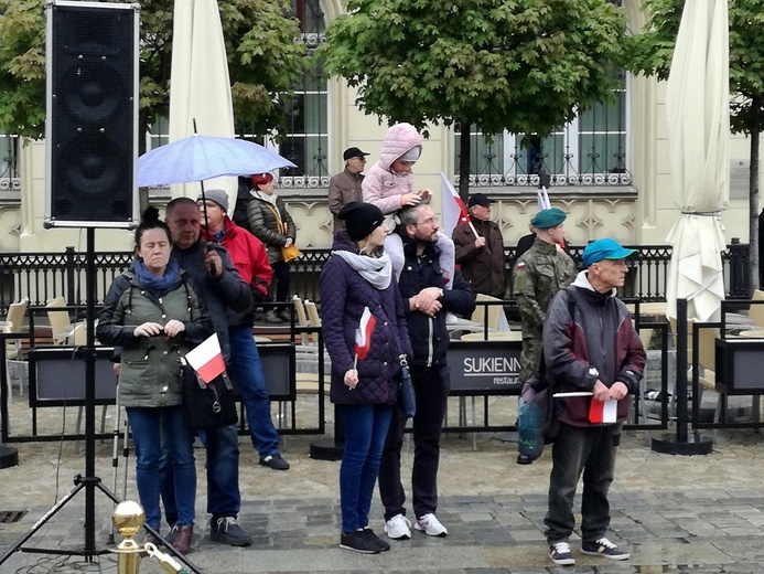 Dzień Flagi Rzeczpospolitej Polskiej we Wrocławiu