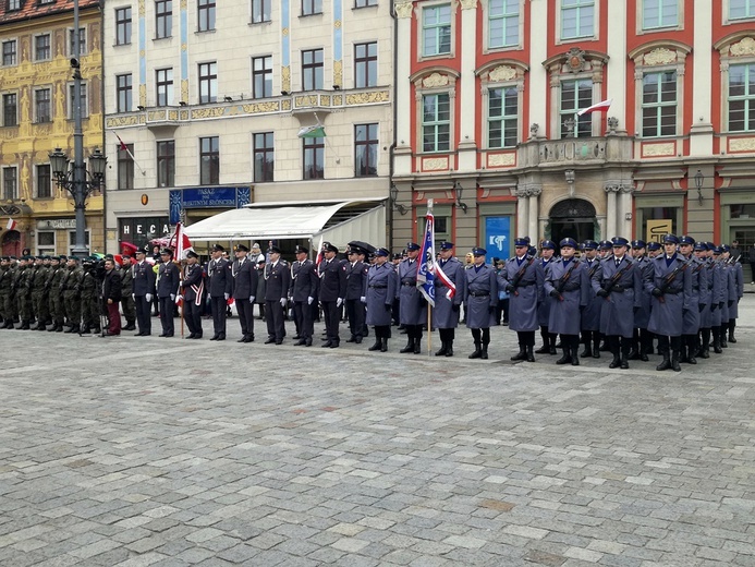 Dzień Flagi Rzeczpospolitej Polskiej we Wrocławiu