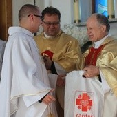 W imieniu pielgrzymów za gościnne podejmowanie w nideckiej parafii proboszczowi ks. kan. Józefowi Sowińskiemu dziękował ks. Mikołaj Szczygieł