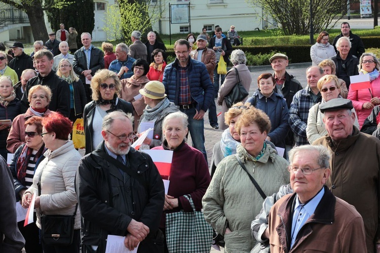 Koszalińskie śpiewanie pieśni patriotycznych