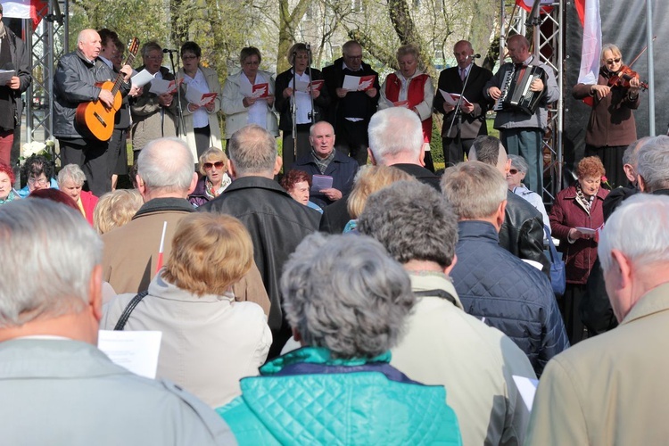 Koszalińskie śpiewanie pieśni patriotycznych