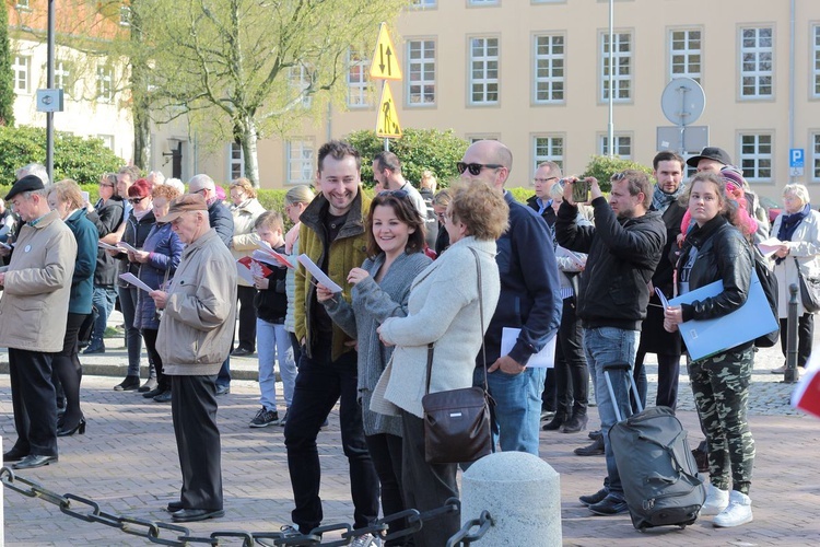 Koszalińskie śpiewanie pieśni patriotycznych