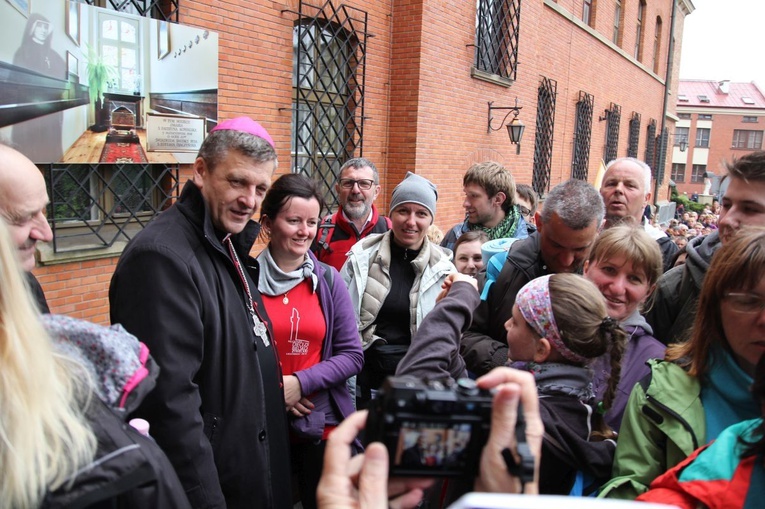 Pielgrzymi u św. Faustyny 2017