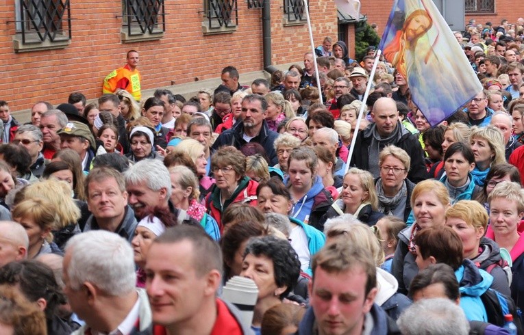 Pielgrzymi u św. Faustyny 2017