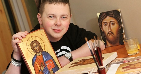 Świadectwo Rafała Cempela wciska w fotel. Jego ogromną pasją jest pisanie ikon.