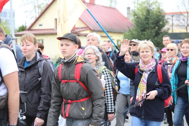 5. pielgrzymka diecezjalna z Hałcnowa wkracza do Łagiewnik