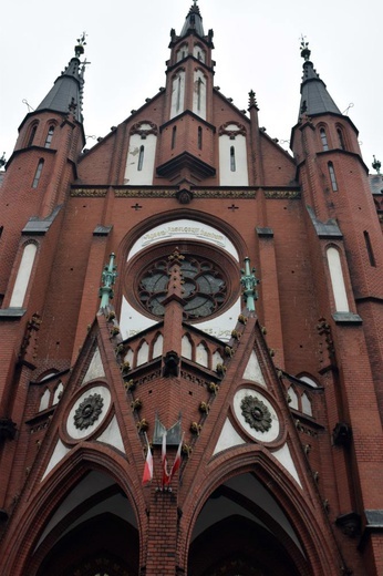 Zbierają pieniądze na remont walącej się wieży