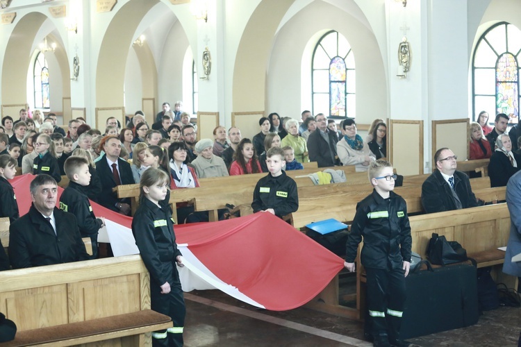 Święty Florian stanął w Ropie