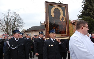 Powitanie ikony MB Częstochowskiej w Nowem