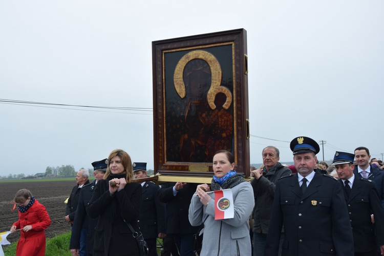 Powitanie ikony MB Częstochowskiej w Miłonicach