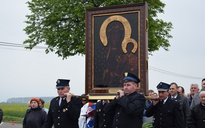 Powitanie ikony MB Częstochowskiej w Miłonicach