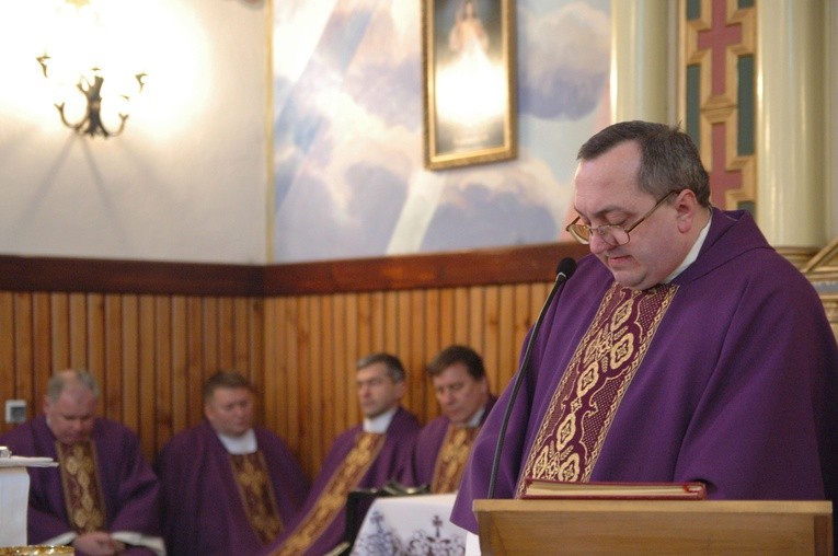 Pogrzeb ojca ks. Jana Augustynowicza w 2007 r. w Mławie