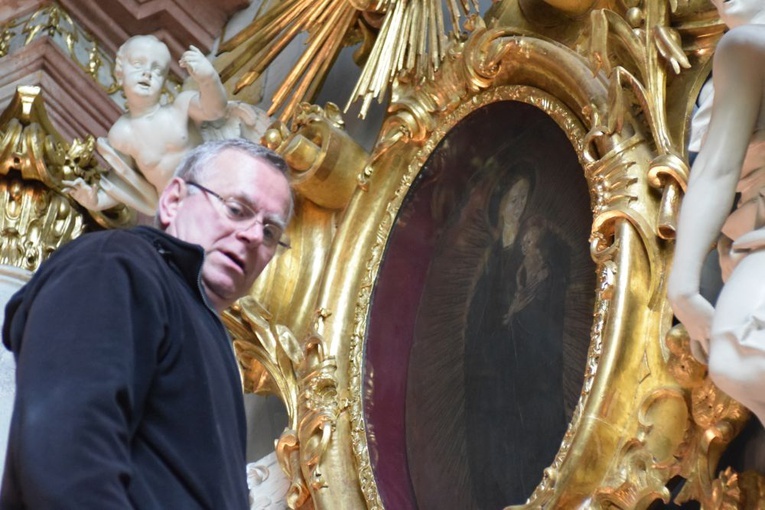 Zdjęcie obrazu Matki Bożej Świdnickiej przed koronacją